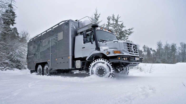 Mercedes dla dwóch bogatych Mongołów