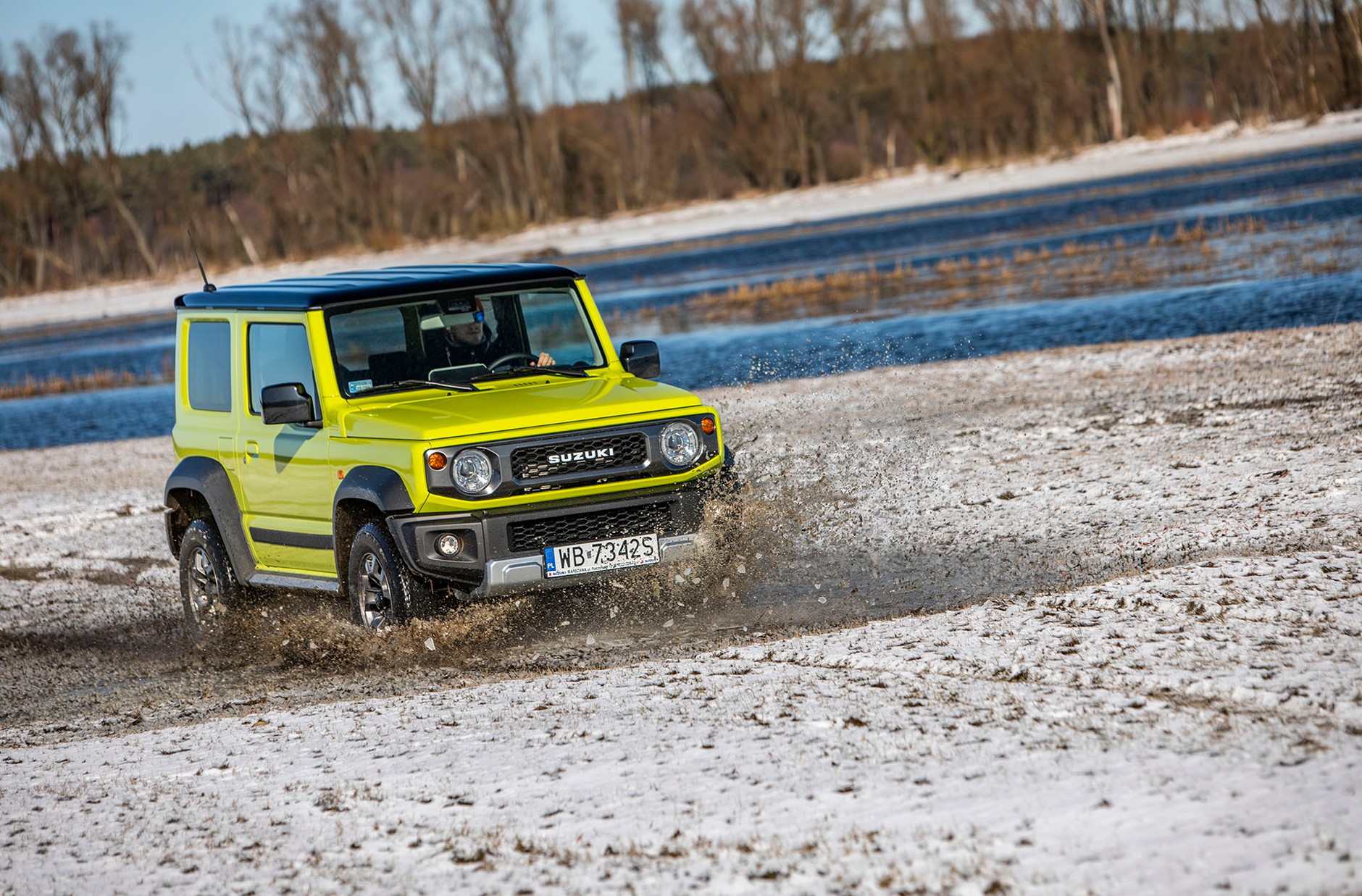 Suzuki Jimny 1.5 VVT 4AT - jego żywioł to teren