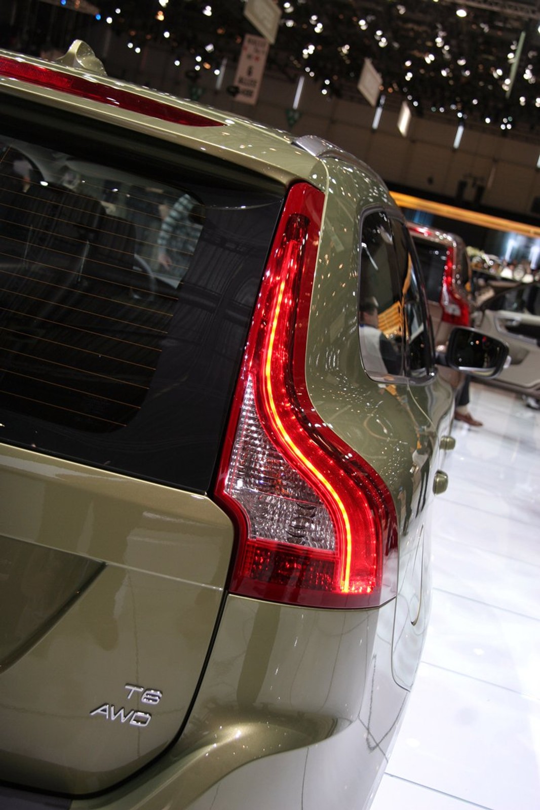 Genewa 2008: Volvo XC60 - nowy standard bezpieczeństwa (fotogaleria + wideo)