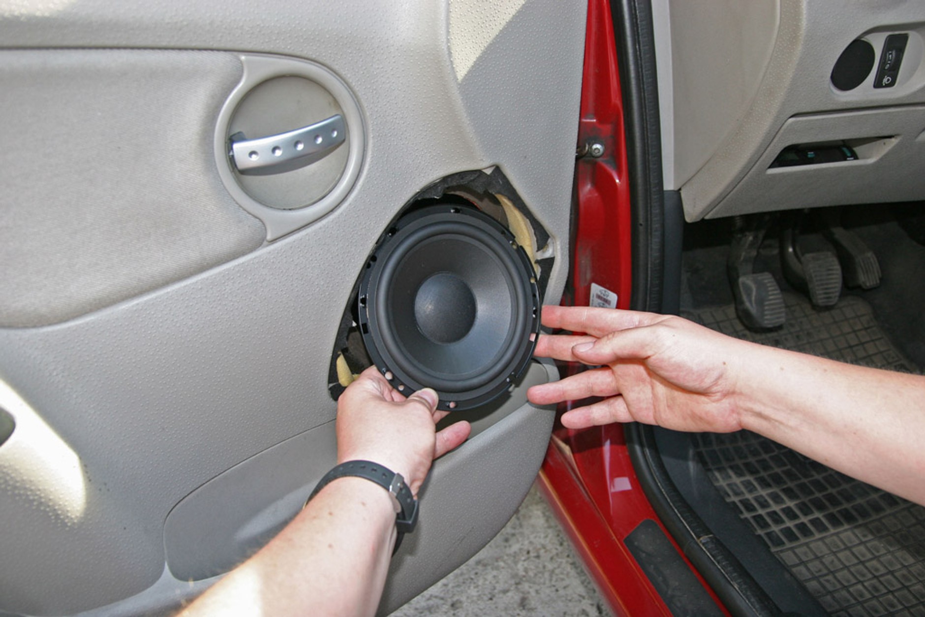 Jak wybrac głośniki do auta?
