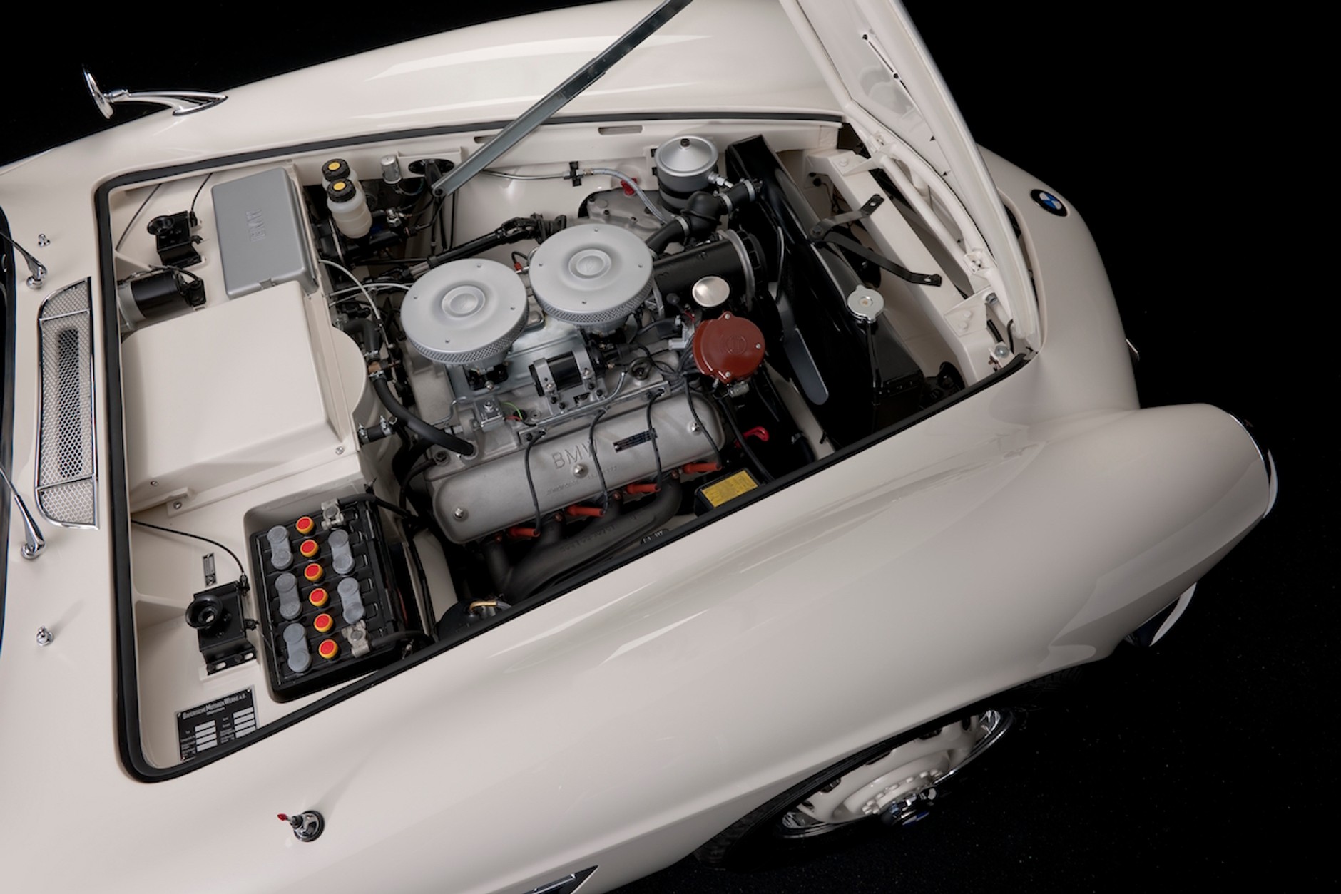 Odrestaurowane BMW 507 Elvisa Presleya