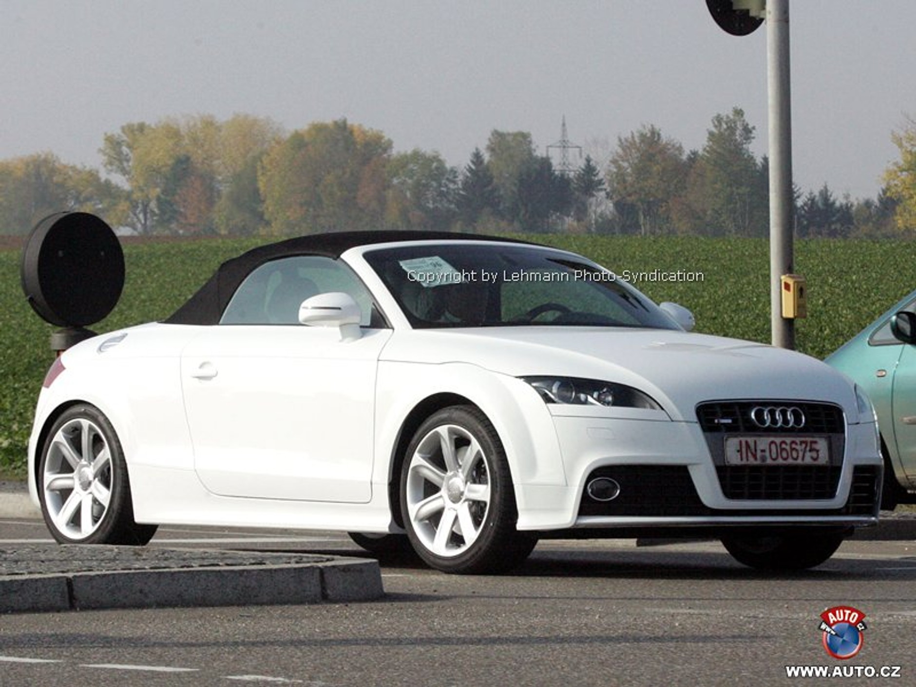 Zdjęcia szpiegowskie: Audi TT – jedno S i kilka diod LED