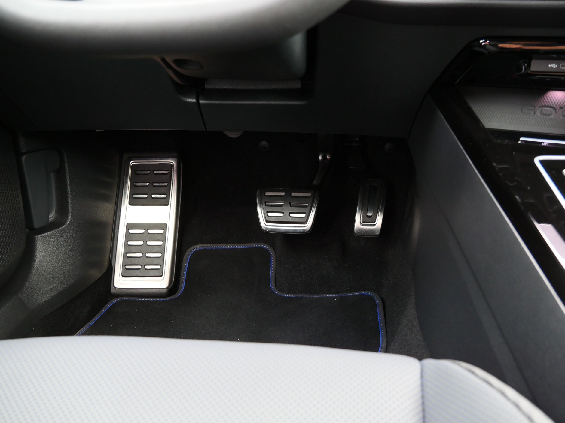 Volkswagen Golf R Variant (2025)