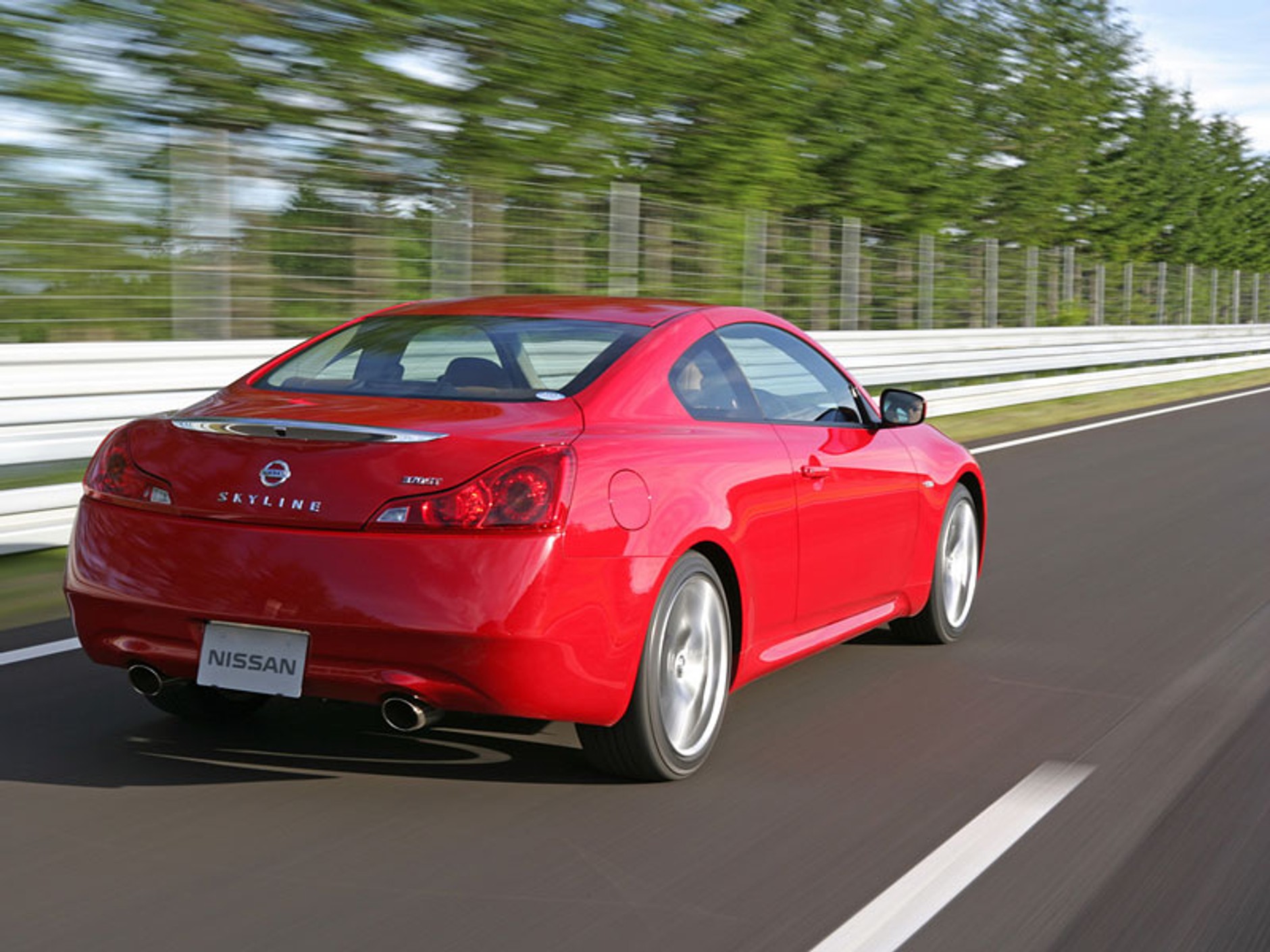 Nissan Skyline wchodzi na japoński rynek