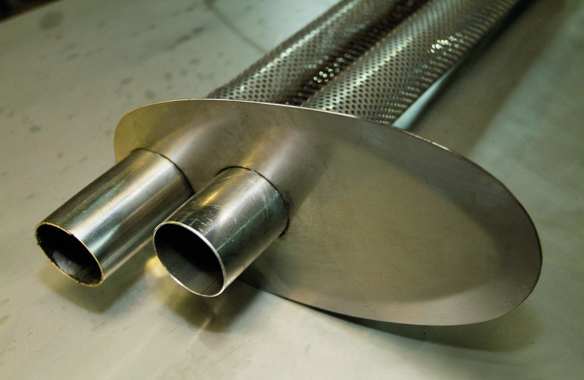 Jak powstaje nowy tłumik