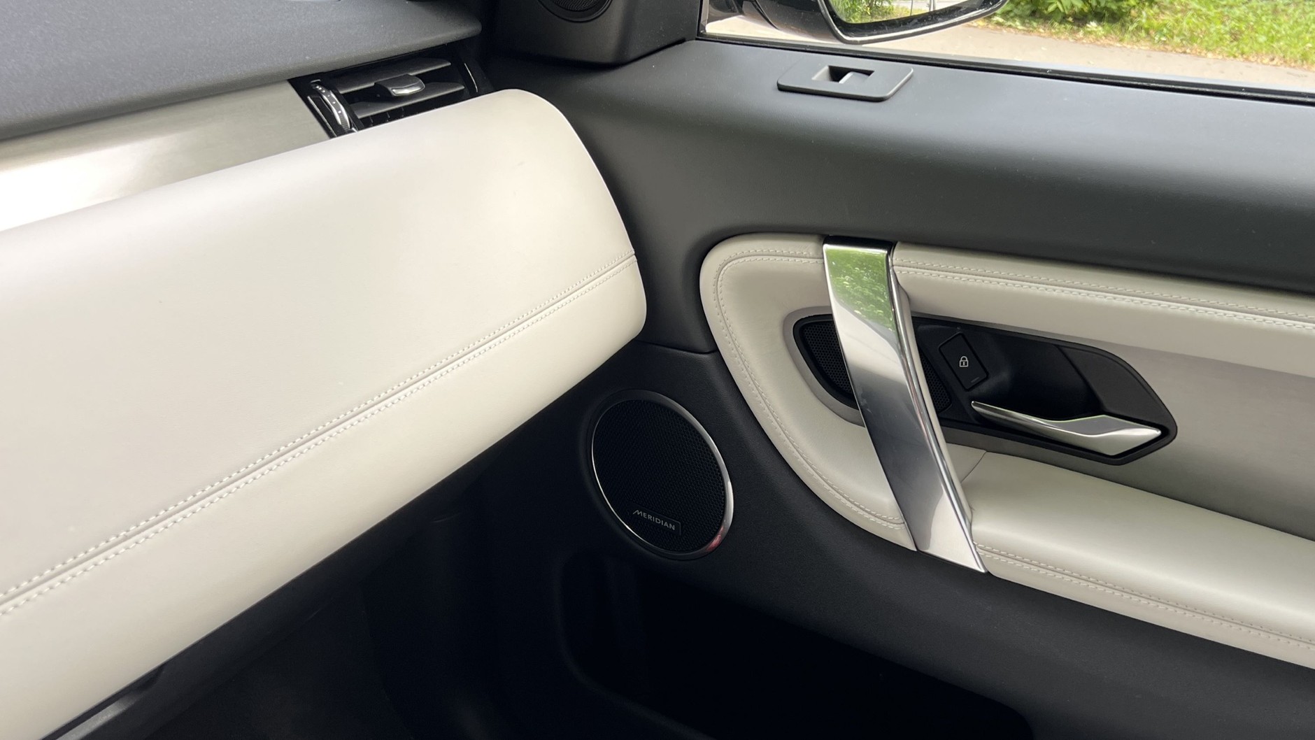 Land Rover Discovery Sport (druga generacja; wersja z 2024 r.)