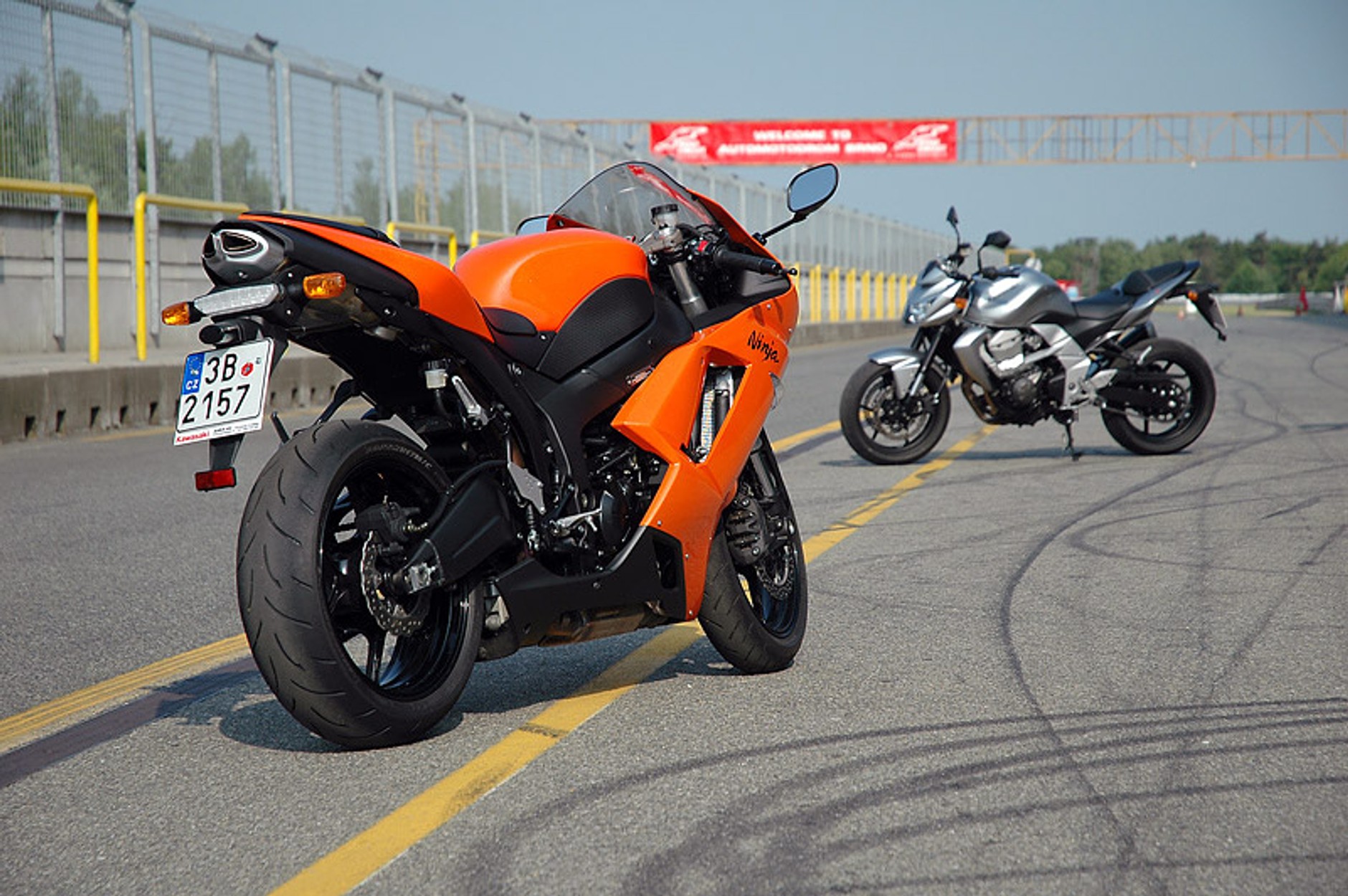 Dzień Kawasaki: tragiczny koniec małej ZX-6R Ninja (+ duża fotogaleria)