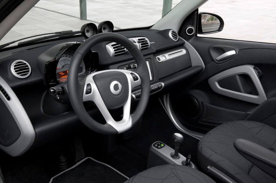 Smart ForTwo 2011 oszczędniejszy i piękniejszy