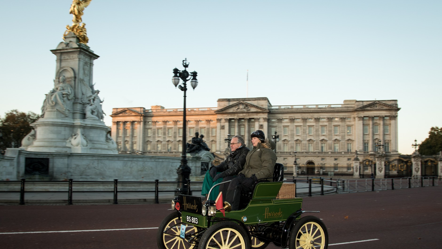 Pope Waverley z 1901 roku. Samochód elektryczny o mocy 3 KM