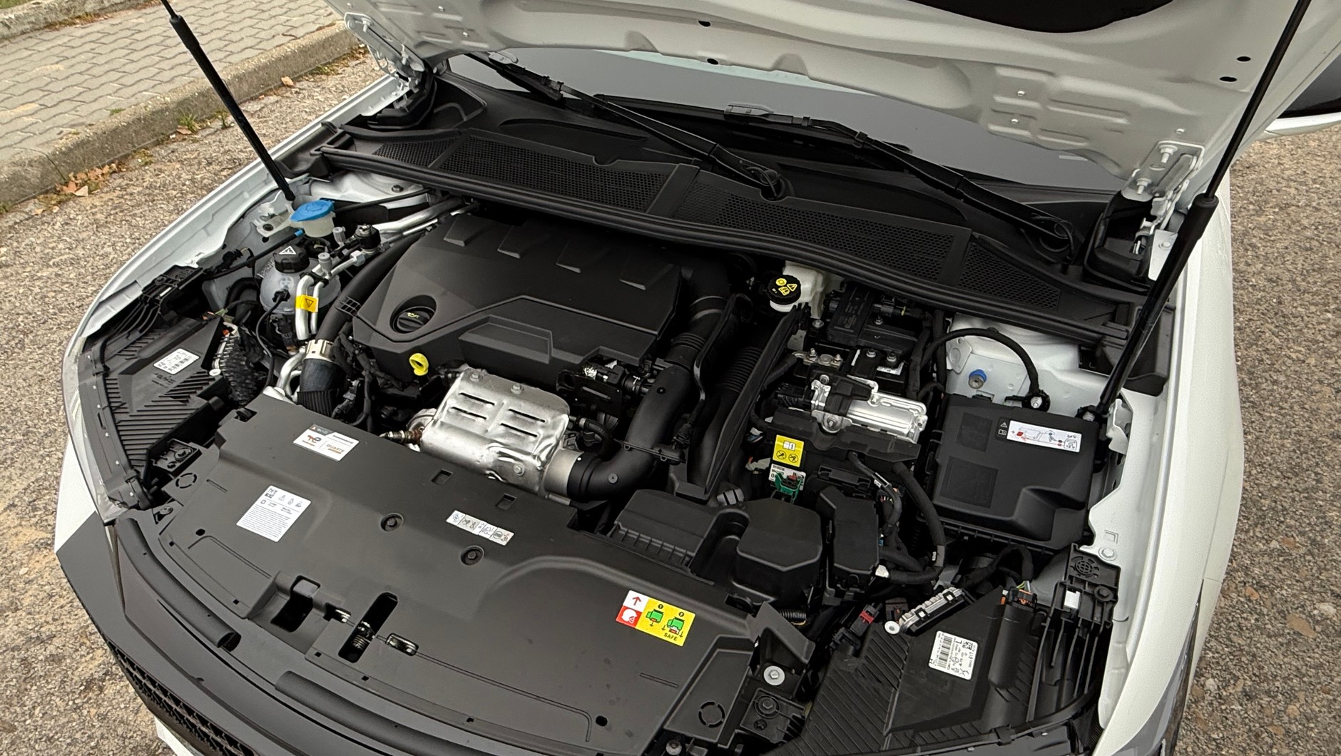 DS Nr 4 po face liftingu: napęd Plug-in 225 KM