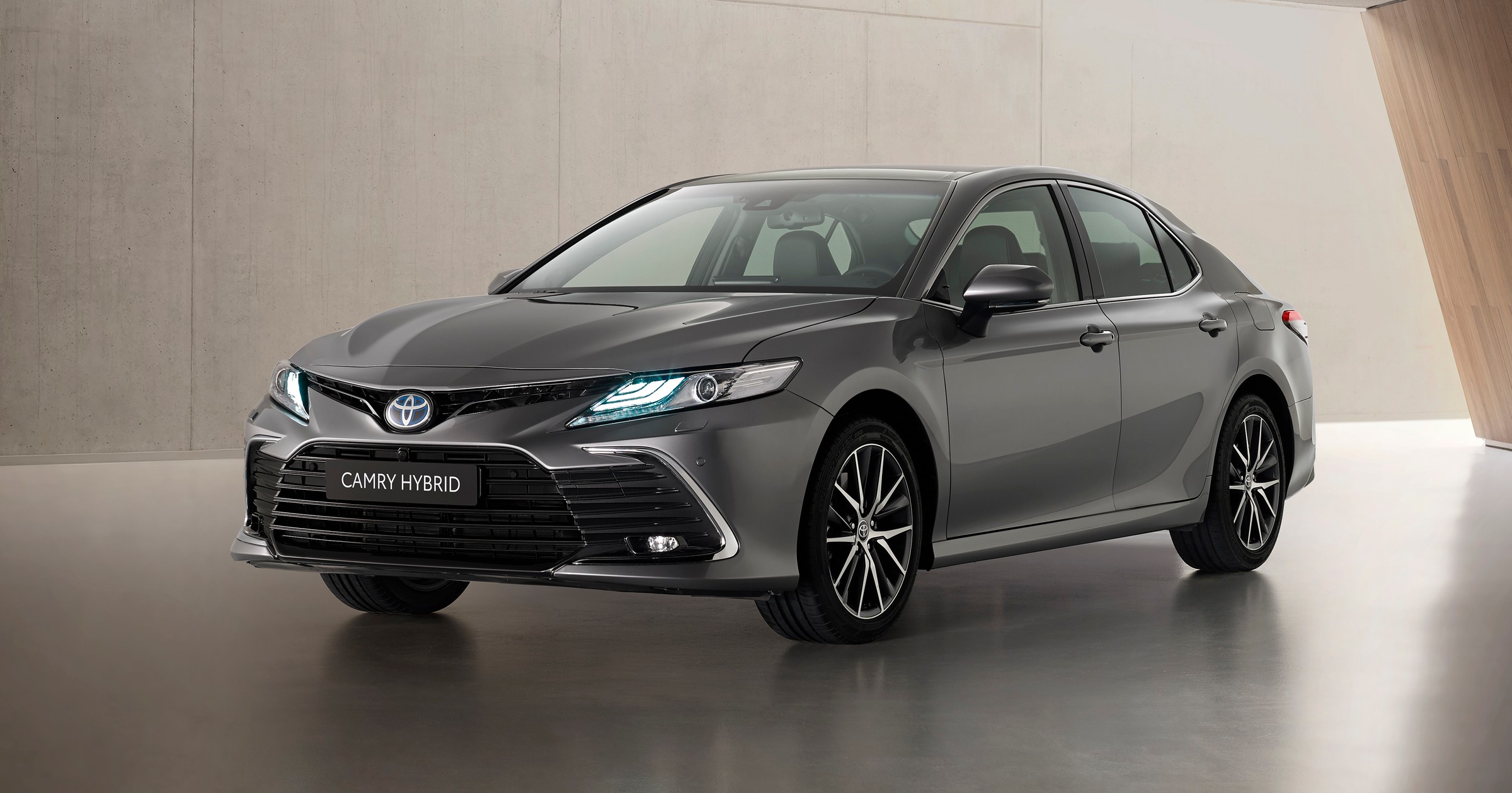 Toyota Camry Hybrid 