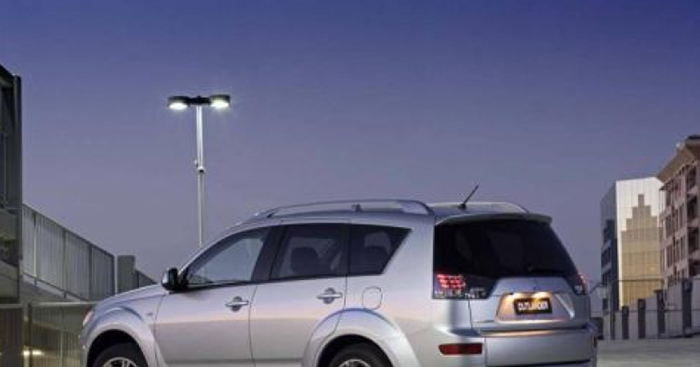 Mitsubishi Outlander V6 - Brzmi kusząco