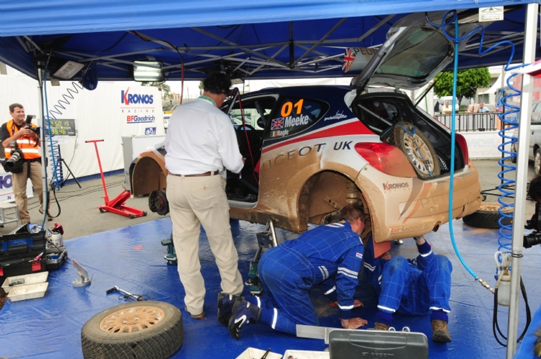 Rally de Curitiba 2010: pewne zwycięstwo Krisa Meeke, Juho Hänninen liderem IRC