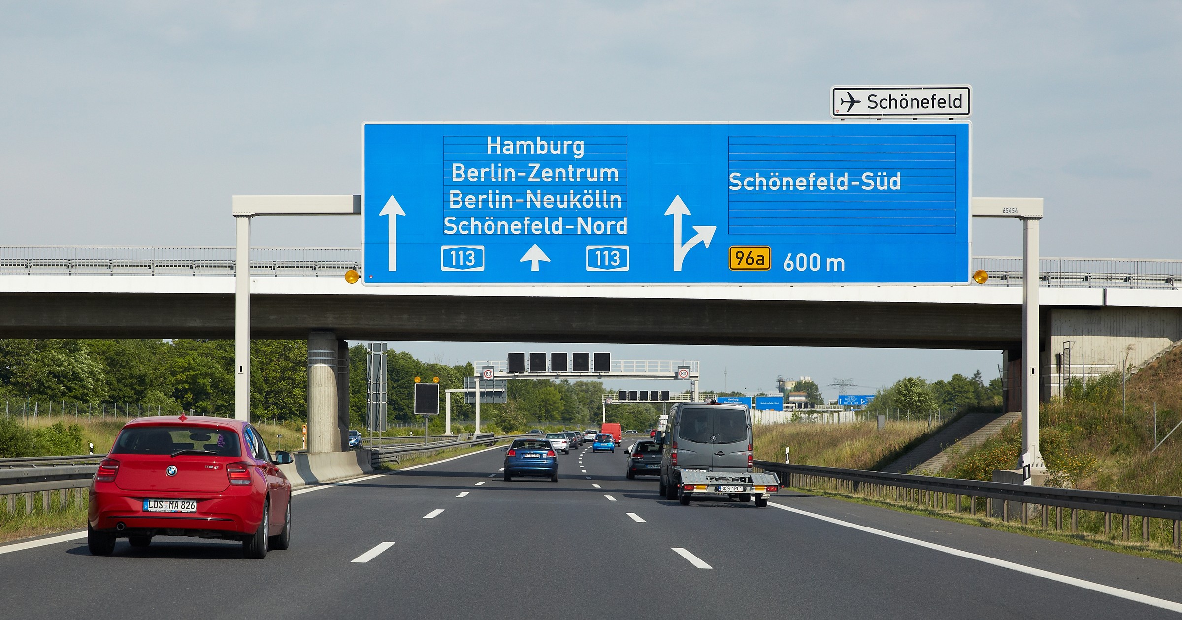 Podczas wyjazdu do Niemiec trzeba uważać na oszustów, stosujących metodę "na rejestrację"