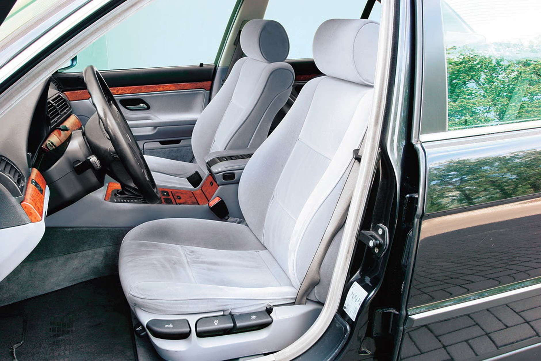 Używane BMW serii 7 - tanio raczej nie będzie, ale...