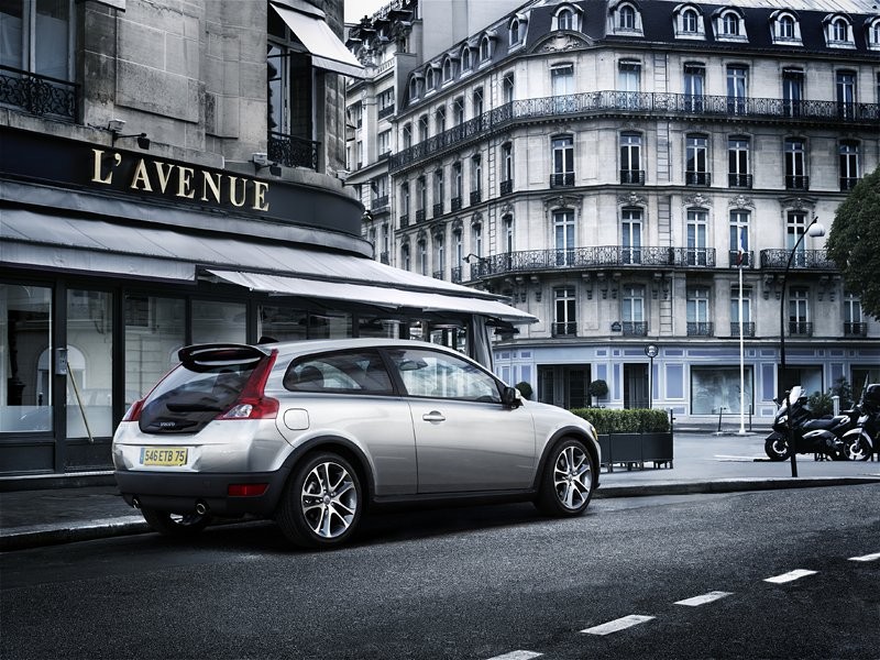 Volvo C30: 2x4 = dwoje drzwi i cztery fotele (pierwsze oficjalne informacje)