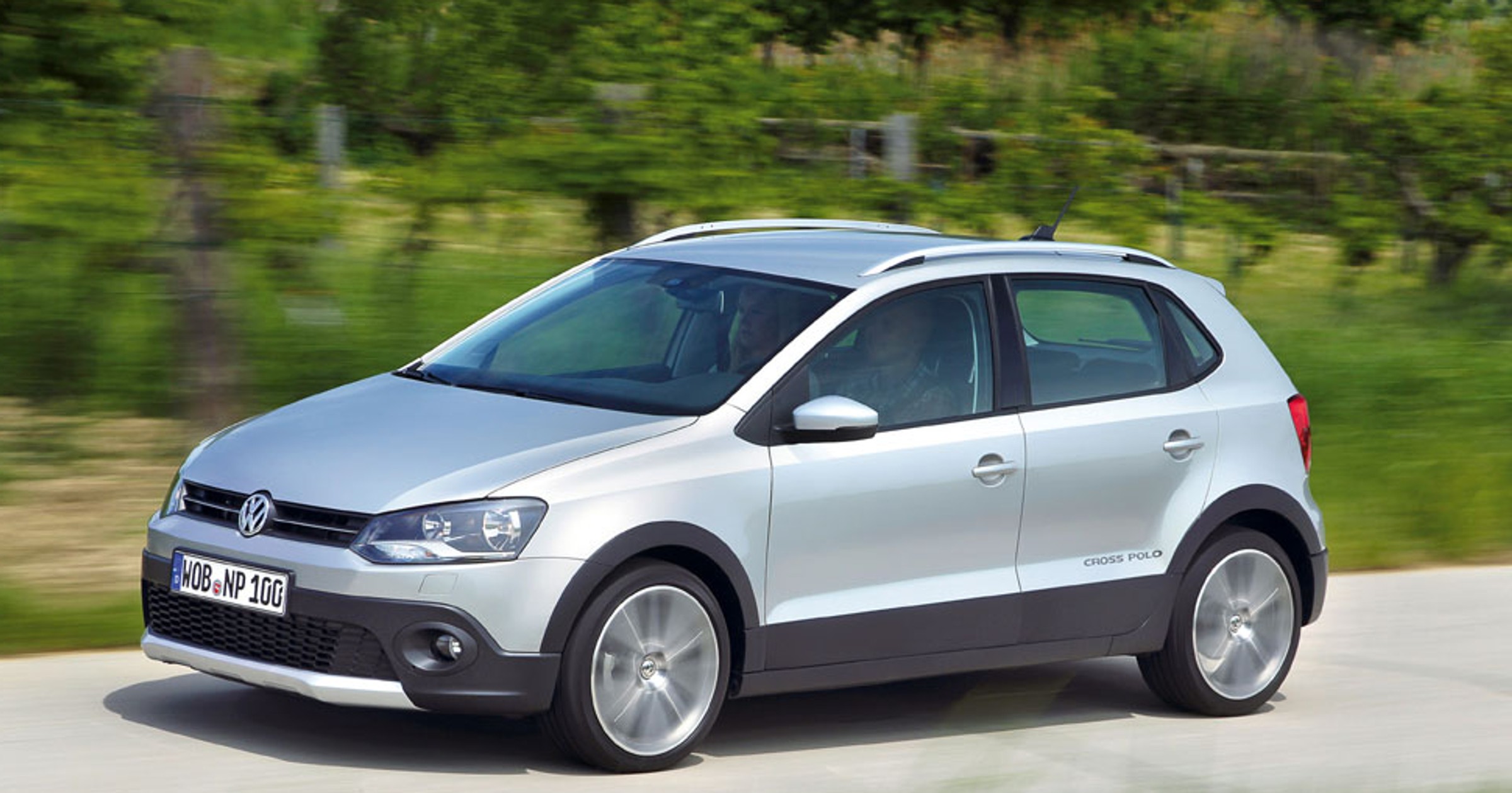 Bojowo wystylizowane Polo do asfaltowej dżungli:  VW CrossPolo 1.2 TSI DSG