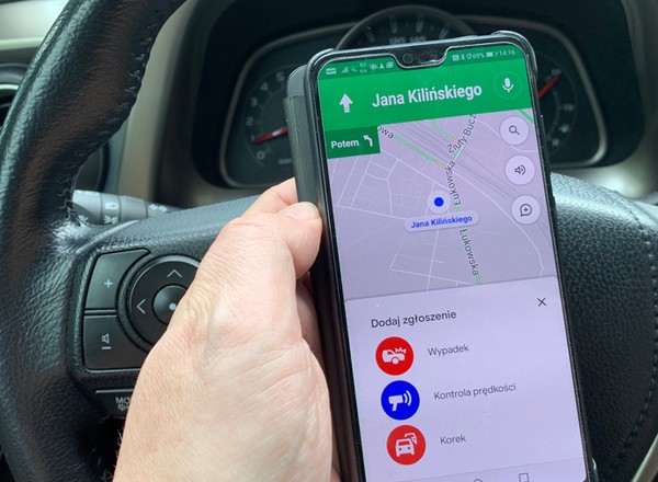 Google Maps ukrywa pod małym plusem funkcję, którą kochają kierowcy. Zacząłem jej używać