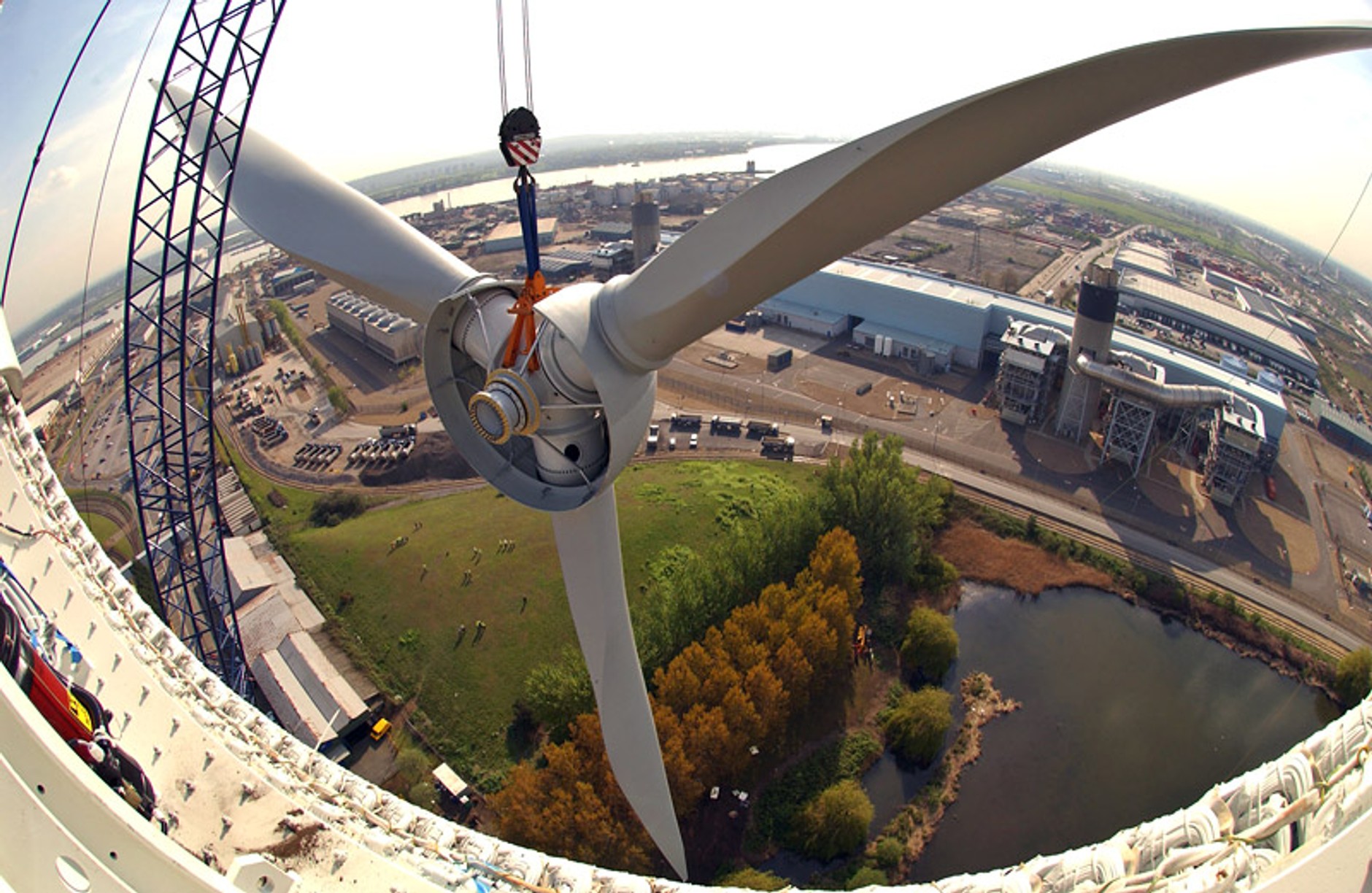 Trzecia elektrownia wiatrowa dla brytyjskiego zakładu Ford w Dagenham