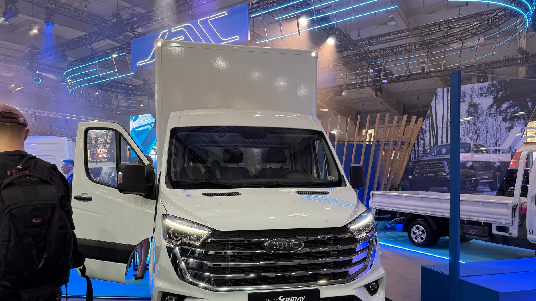 JAC na Poznań Motor Show 2025