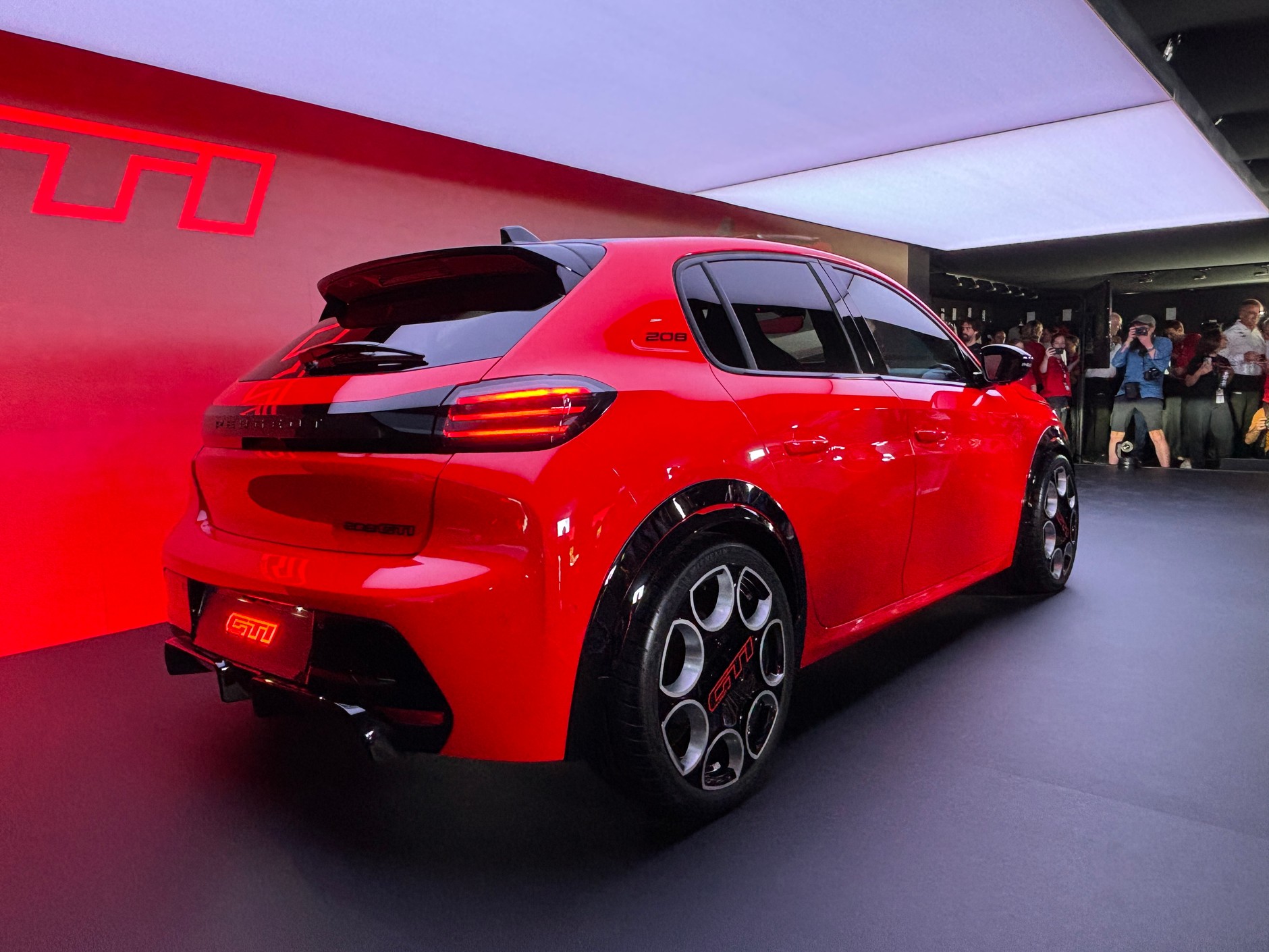 Peugeot e-208 GTi 2025