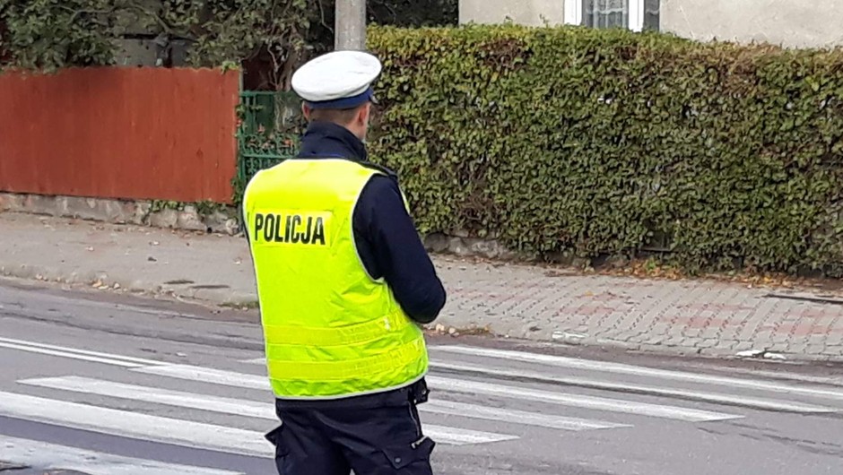Zajechał jej drogę, a później uderzył ją pięścią w twarz  - zdj. ilustracyjne