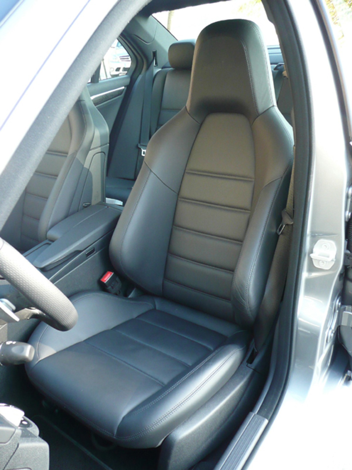 Mercedes C 63 AMG - Eksploduje mocą