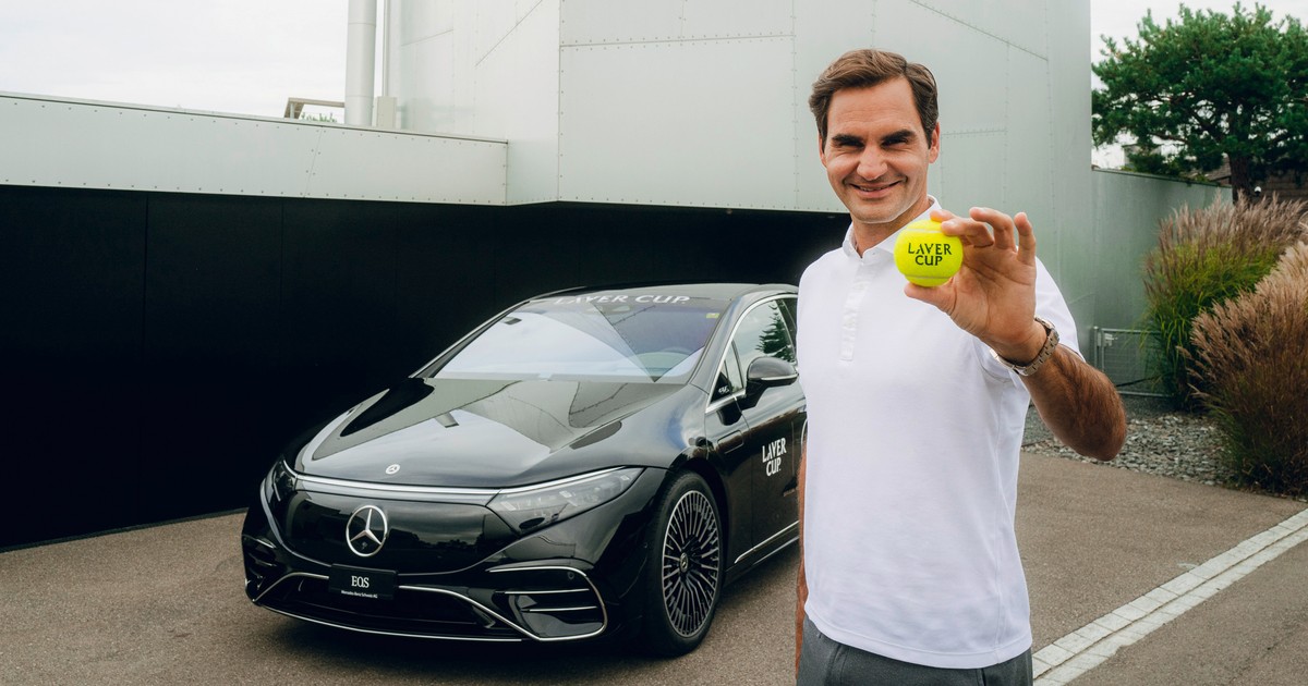 Mercedes EQS i Roger Federer