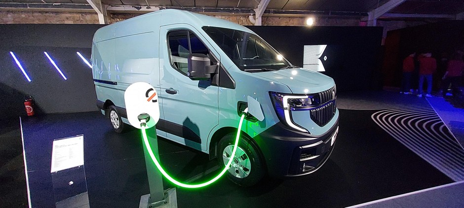 Renault Master elejkryczny