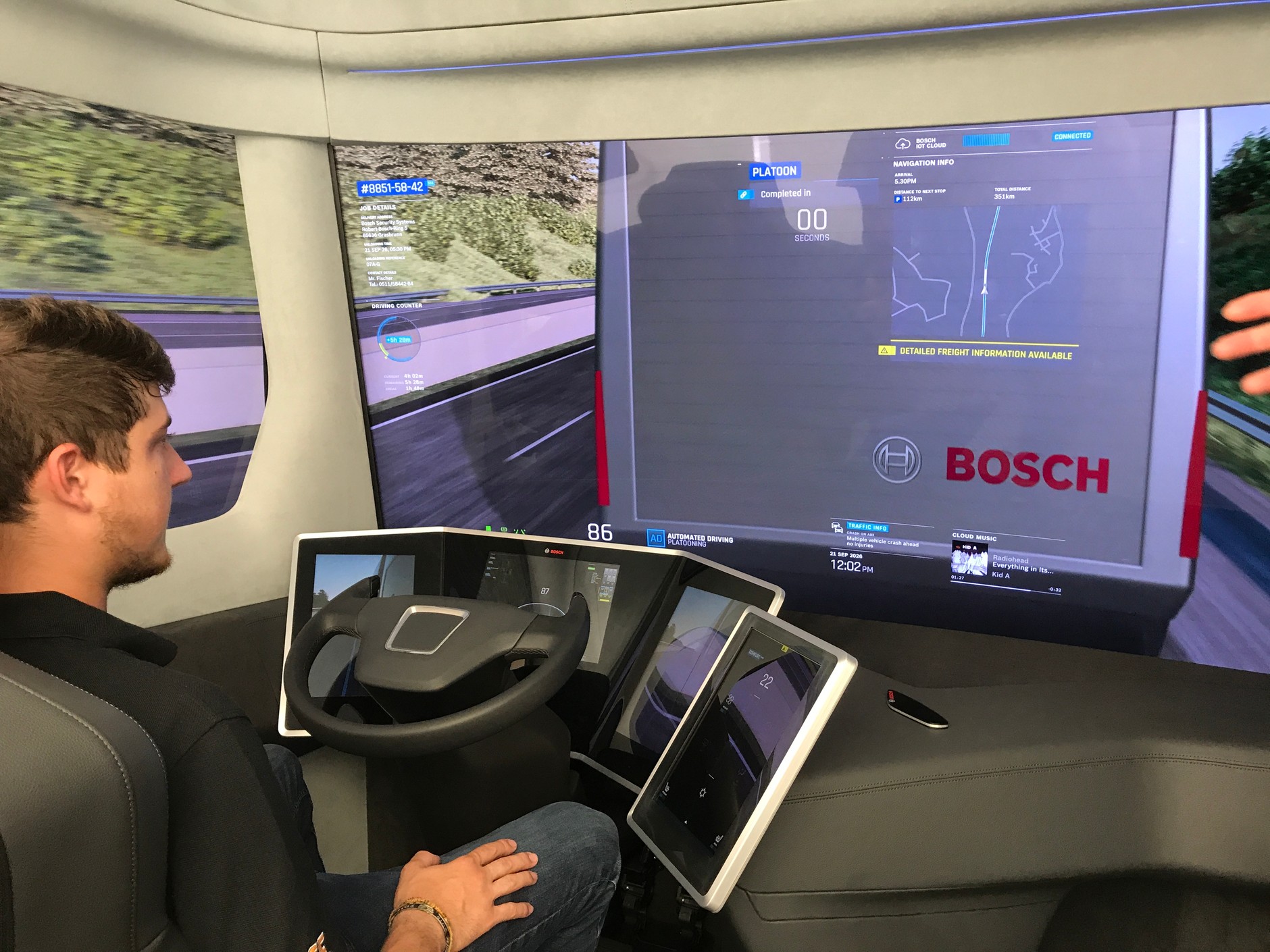 Dokowanie czyli łapanie elektronicznego dyszla autonomicznego konwoju ciężarówek