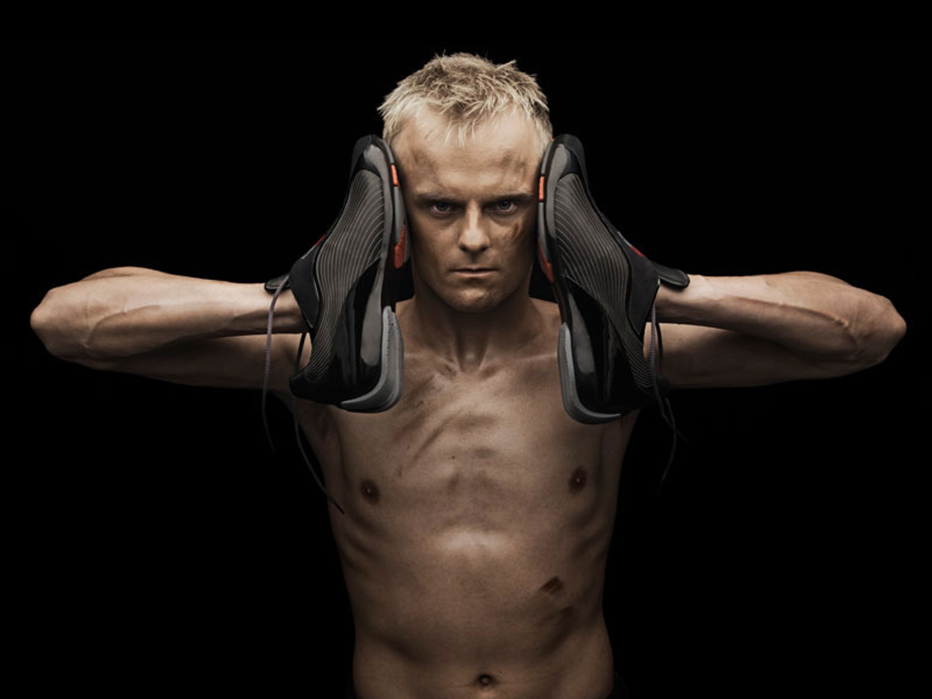 McLaren-Mercedes: kierowcy w roli modeli (fotogaleria)