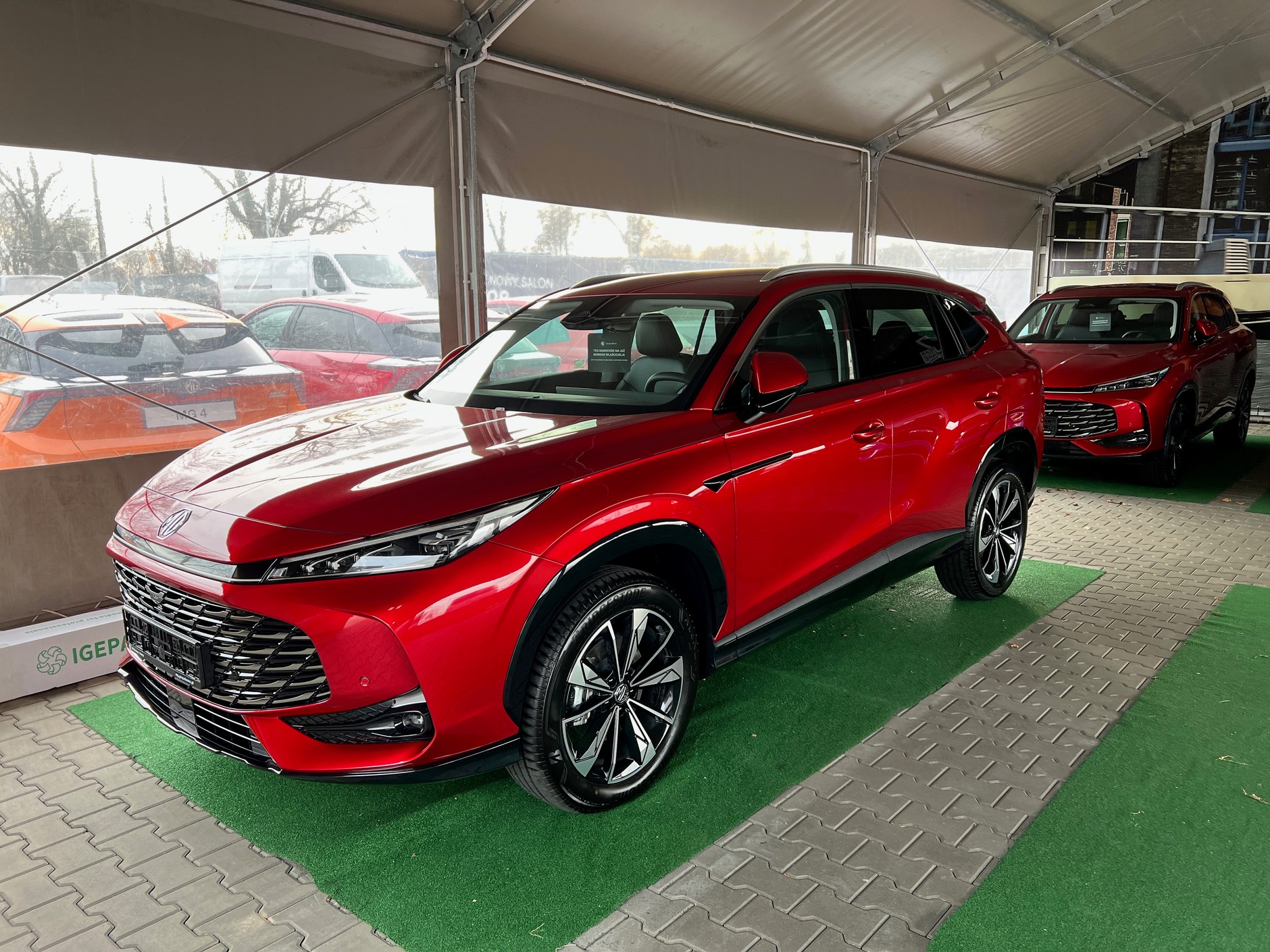 Salon MG w podwarszawskich Falentach