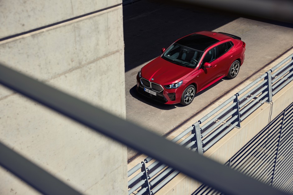 BMW iX2 (2024)