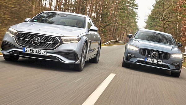 Mercedes E 400 e kontra Volvo S90 T8. Różnica w cenie była decydująca