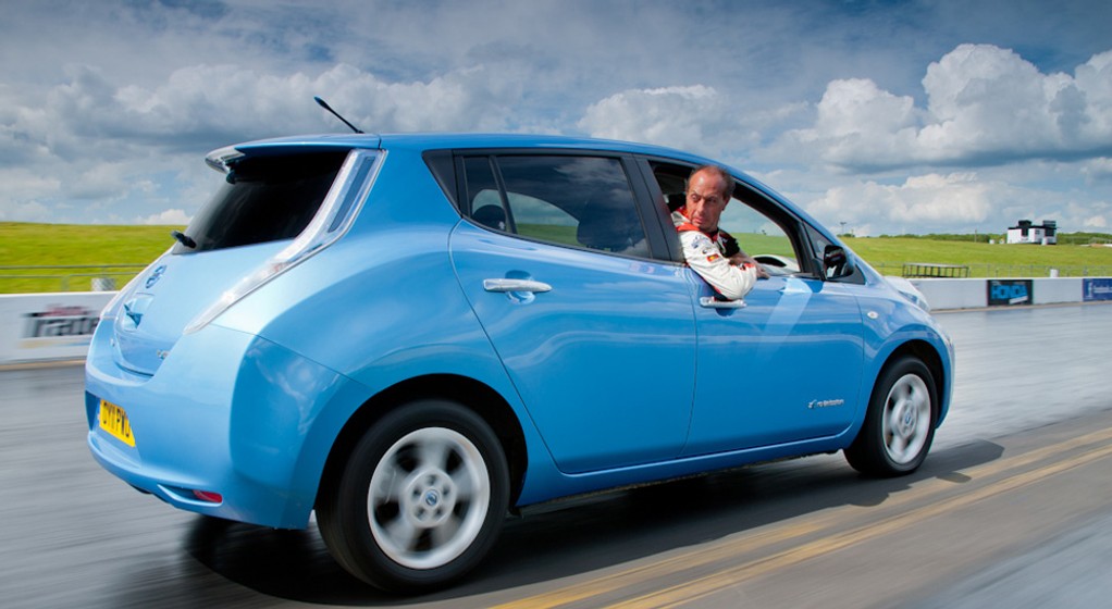 Nissan Leaf najszybszy na wstecznym?