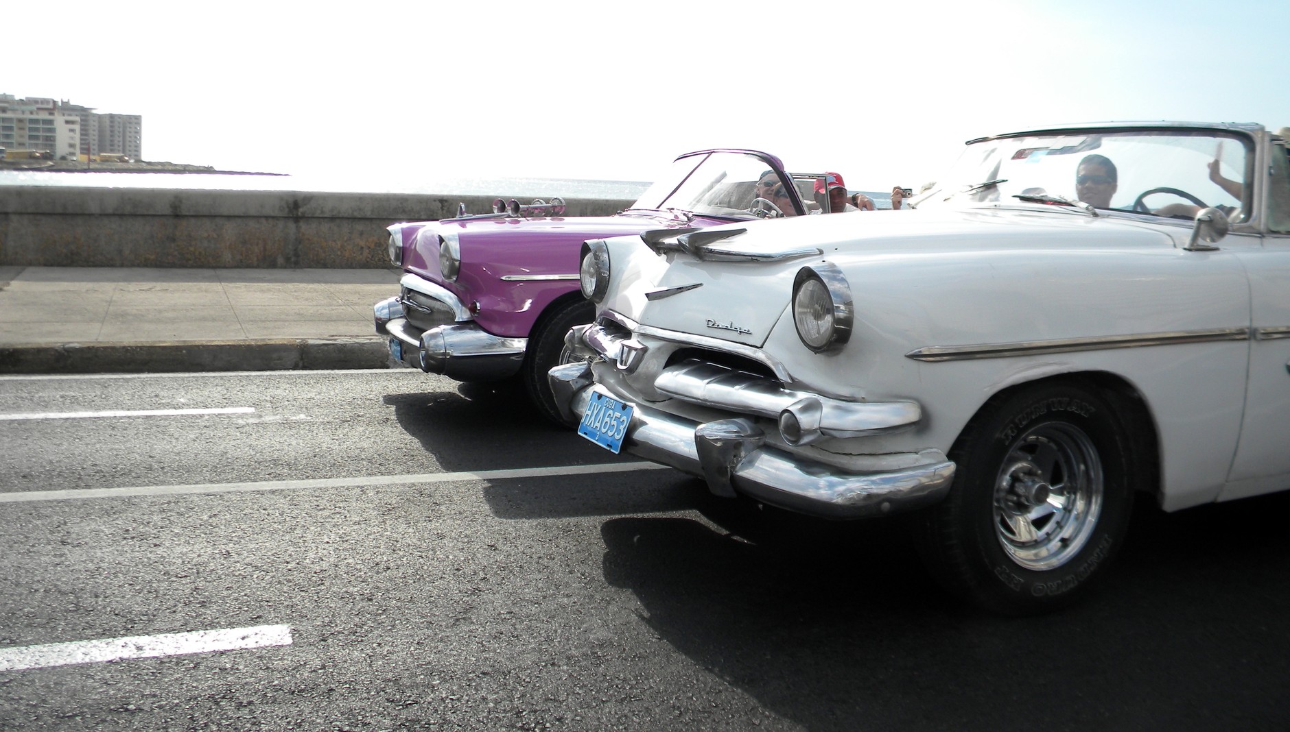 Amerykańskie krążowniki i Peugeot za 260 tys.