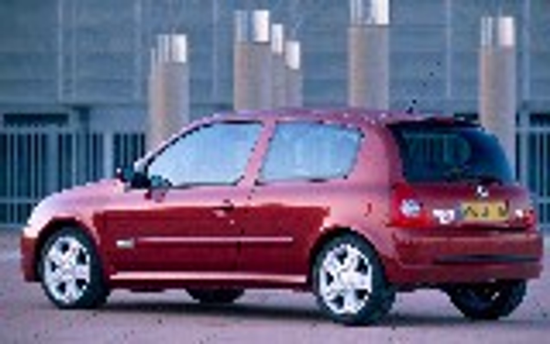 Małe Clio dużego formatu