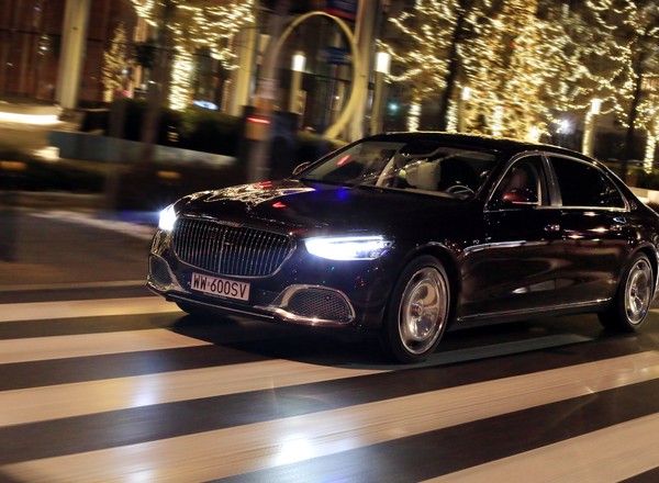 Mercedes-Maybach S680 – święta w spokoju