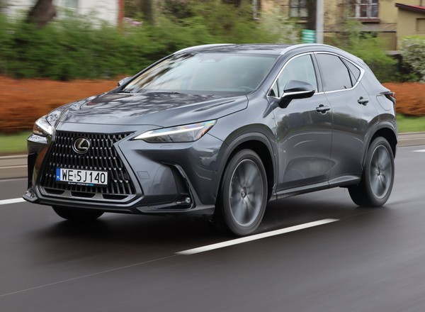 Zdecydowany, ale nie drapieżny – Lexus NX 450h+
