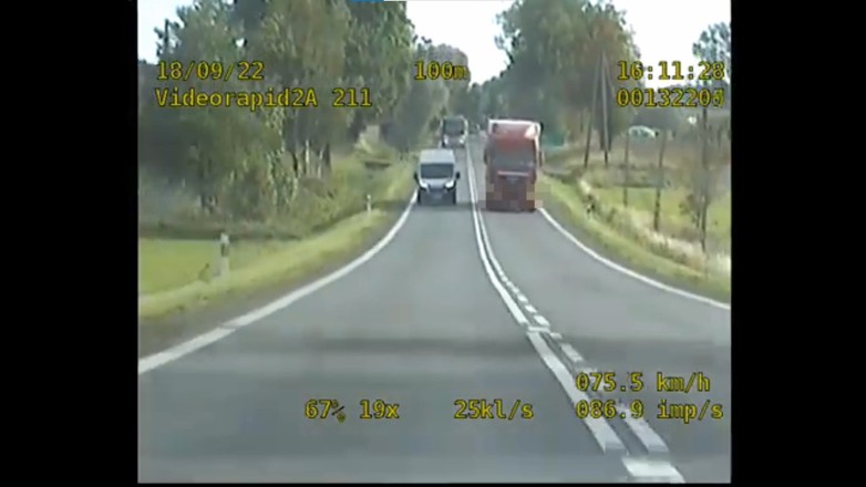 Kierowca ciężarówki za brak cierpliwości zapłacił 4 tys. zł