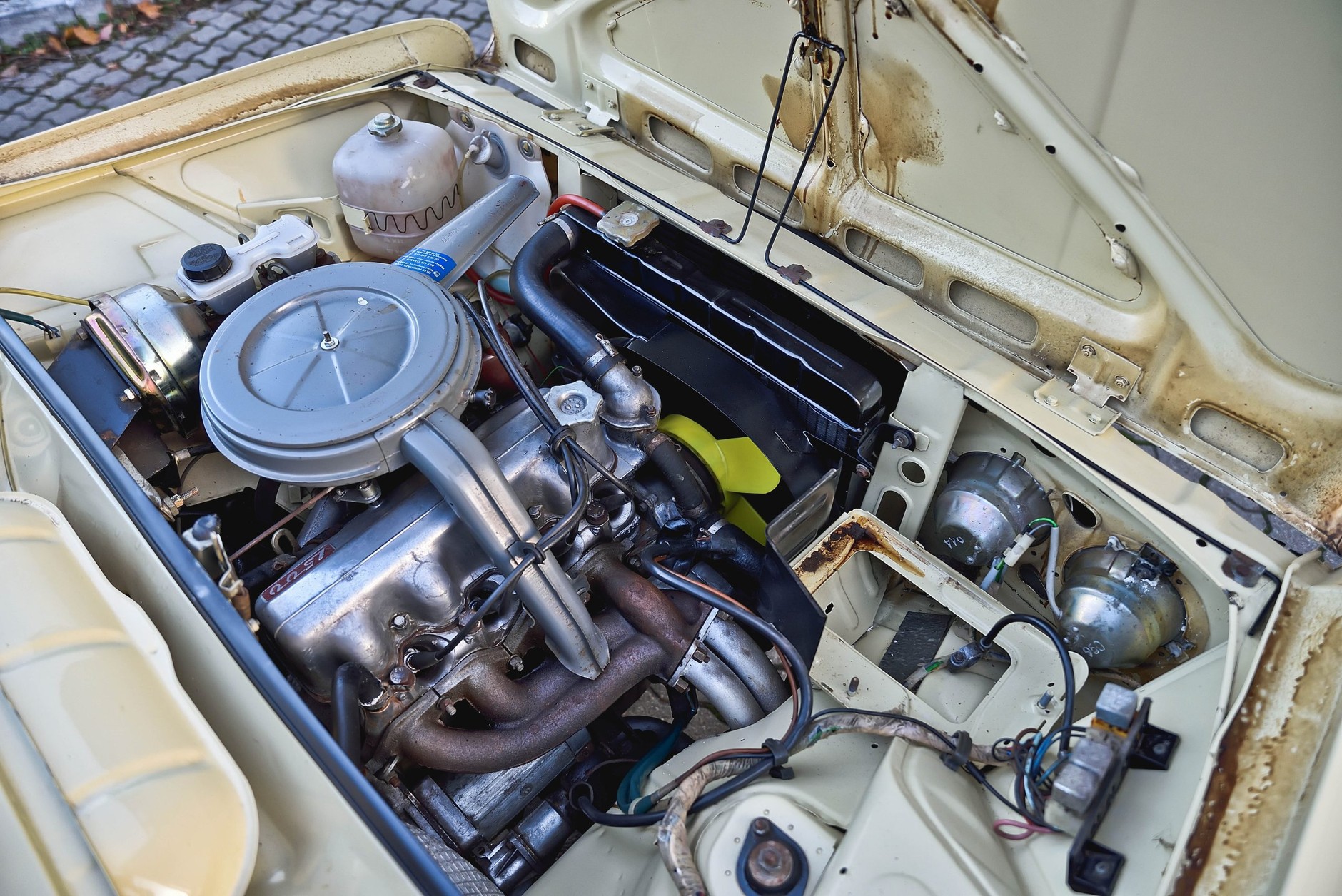 Ten Duży Fiat jest nowy, choć ma 35 lat.  FSO 125p wystawiony na aukcji.