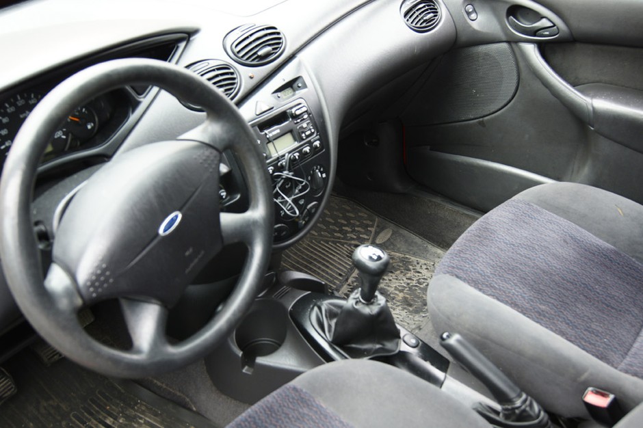 Jak bezpiecznie kupić tanie auto? Sprawdzamy ogłoszenia samochodów za 10 tys. zł