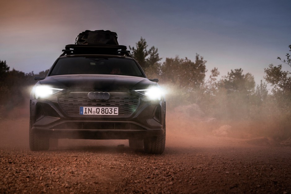Audi Q8 e-tron edition Dakar