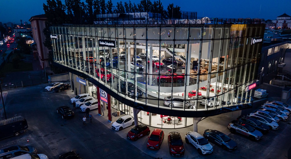 Luksusowe centrum Toyoty i Lexusa w Krakowie