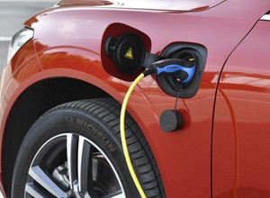 Kto w Polsce kupuje auta elektryczne?