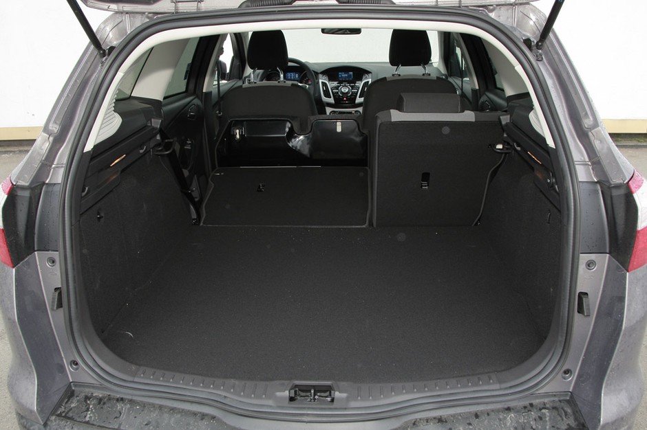 Chevrolet Cruze kombi kontra Ford Focus i Skoda Octavia: które kompaktowe kombi jest najlepsze