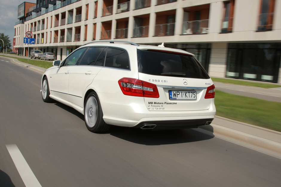 Skoda Superb kontra BMW serii 5 i Mercedes klasy E: czy Skoda okaże się lepsza od Mercedesa i BMW?