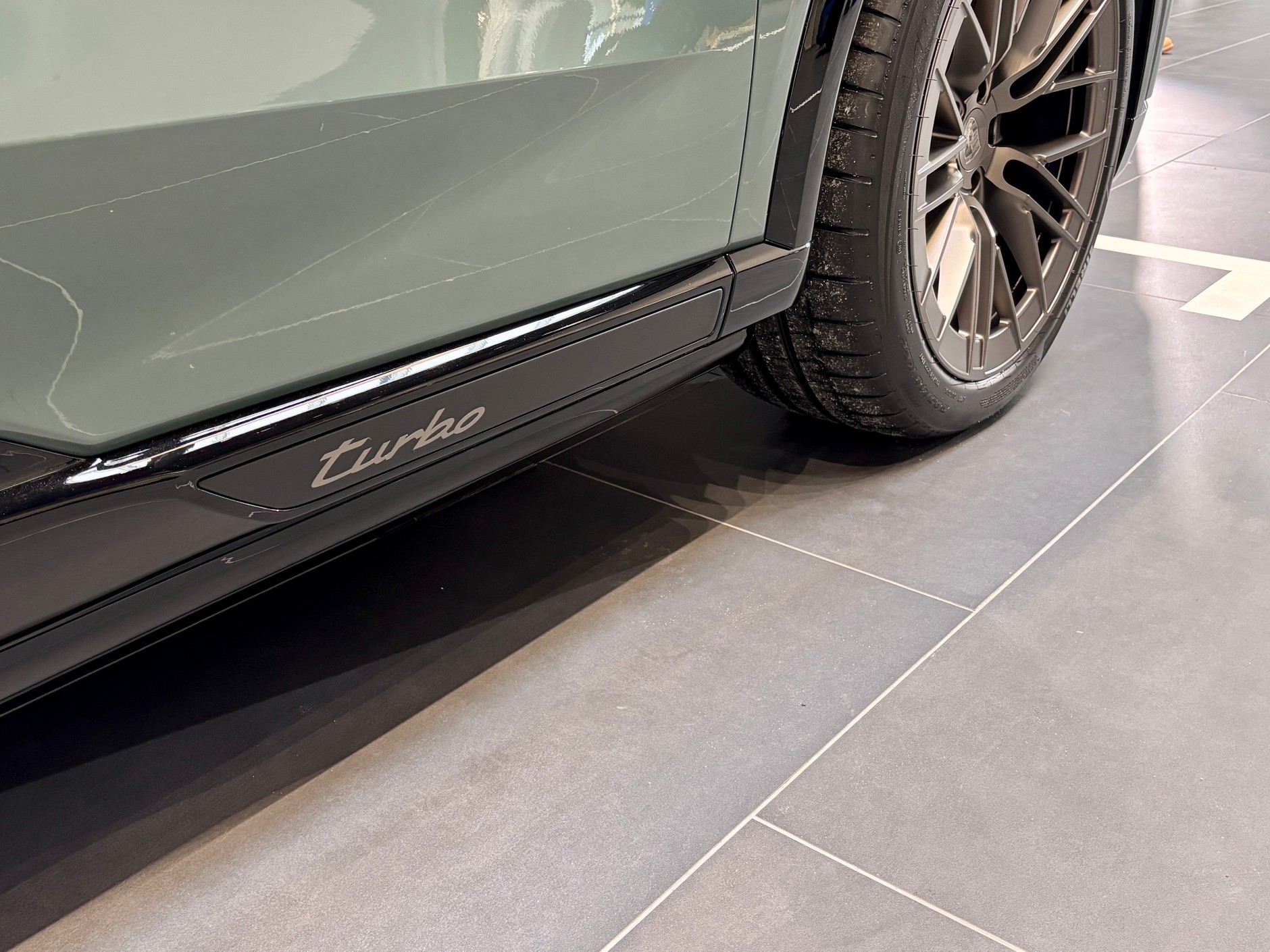 Premiera Cayenne Electric w Porsche Centrum Warszawa Wawer