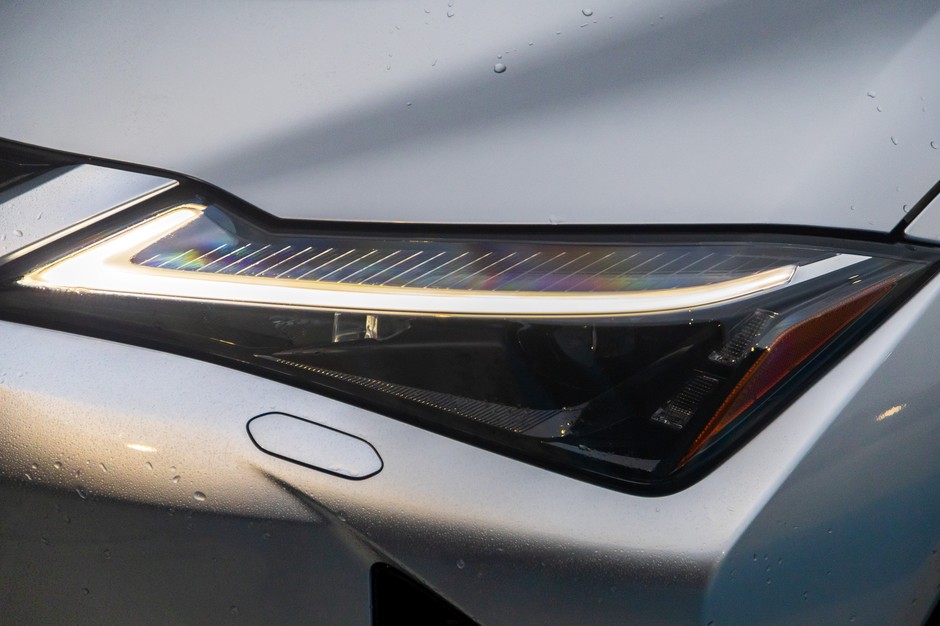 2024 Lexus UX300h
