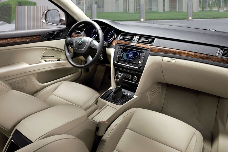 Škoda Superb Combi: facelifting z diodami, common rail w 2010 roku
